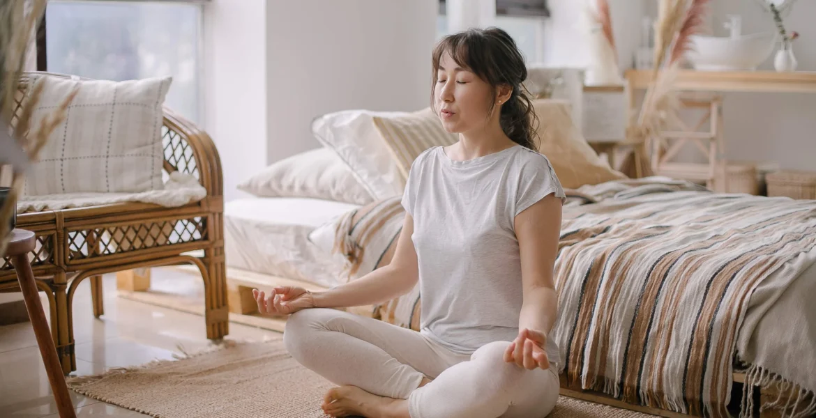 Morning Routine Minimalis 2026: Bangun Jam 5 Pagi, Meditasi 10 Menit, dan Jus Seledri